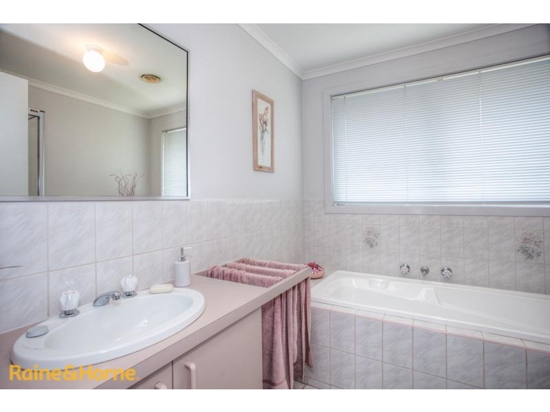 11 Scotch Court, Sunbury VIC 3429