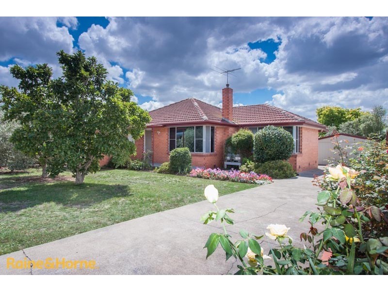 17 Terence Street, Sunbury VIC 3429