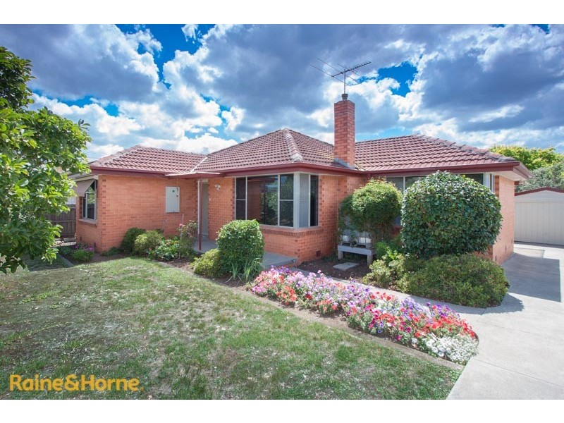 17 Terence Street, Sunbury VIC 3429