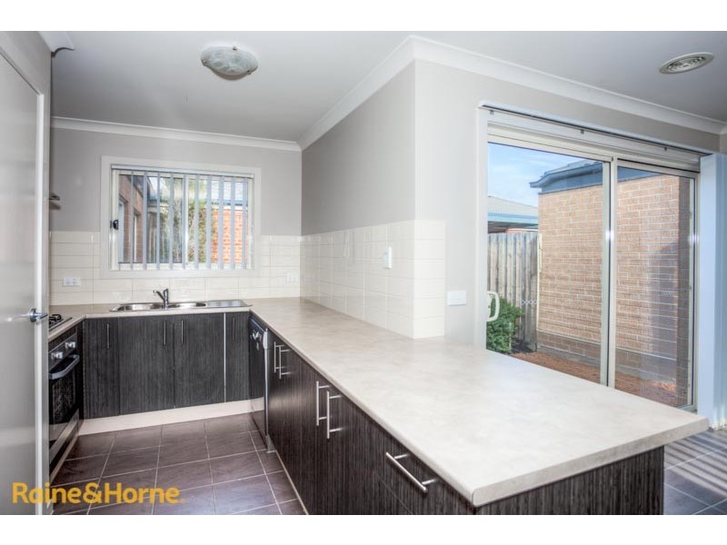 1/31-37 Cover Drive, Sunbury VIC 3429