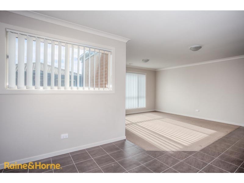1/31-37 Cover Drive, Sunbury VIC 3429