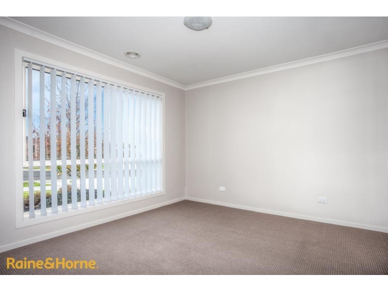 1/31-37 Cover Drive, Sunbury VIC 3429