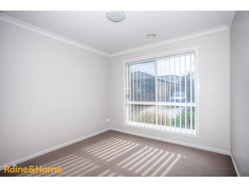 1/31-37 Cover Drive, Sunbury VIC 3429
