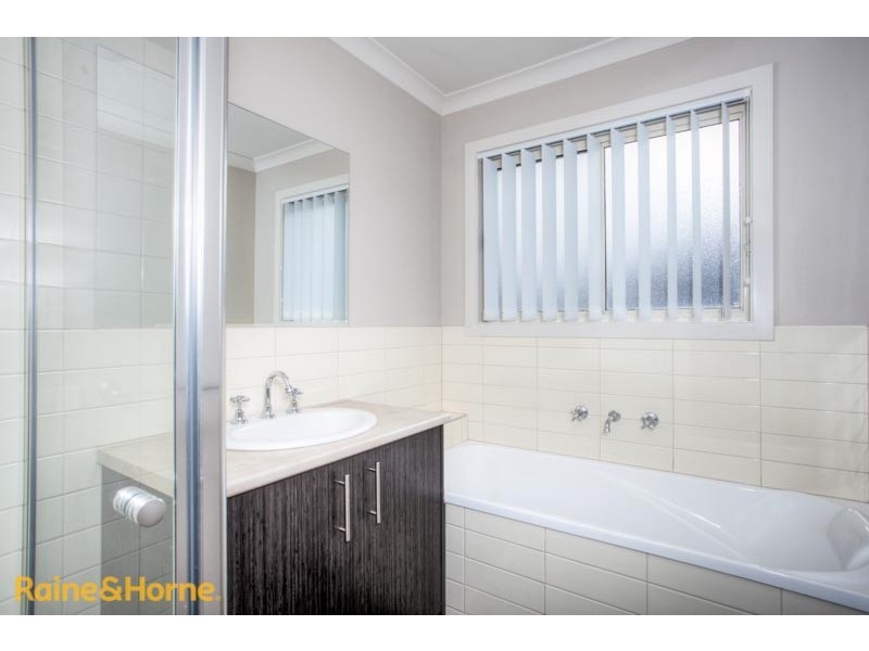 1/31-37 Cover Drive, Sunbury VIC 3429