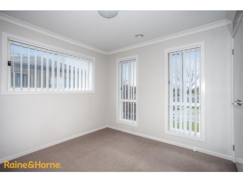 1/31-37 Cover Drive, Sunbury VIC 3429