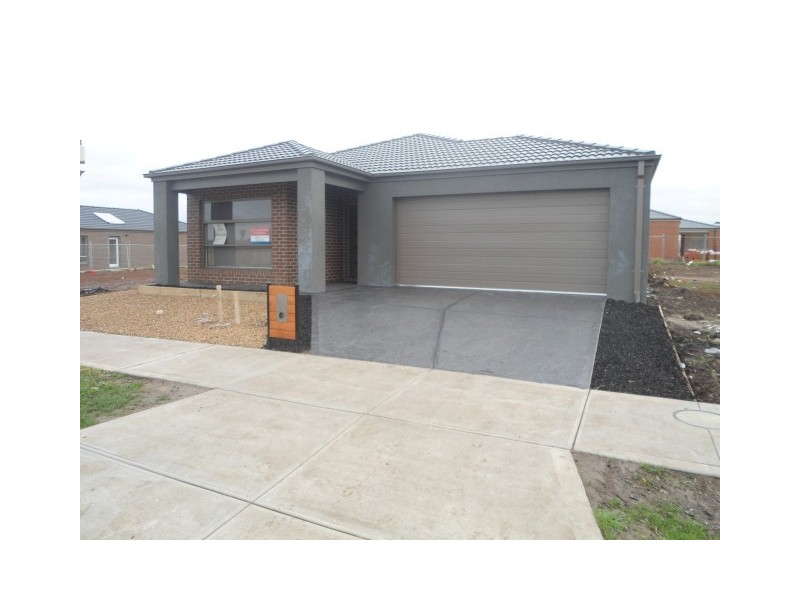 39 SPEARYS ROAD, Diggers Rest VIC 3427