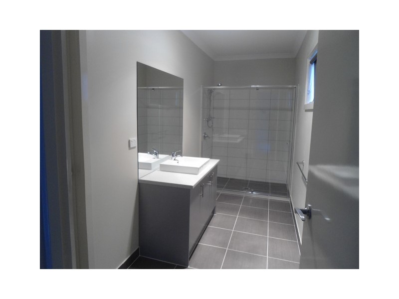 39 SPEARYS ROAD, Diggers Rest VIC 3427