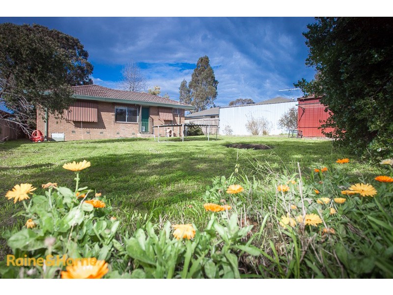 5 Hood Crescent, Sunbury VIC 3429