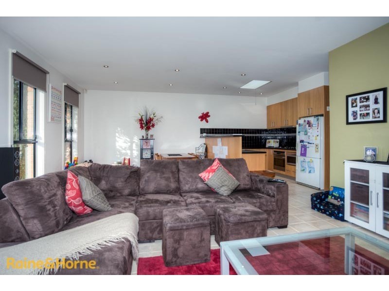2/20 Turnberry Drive, Sunbury VIC 3429