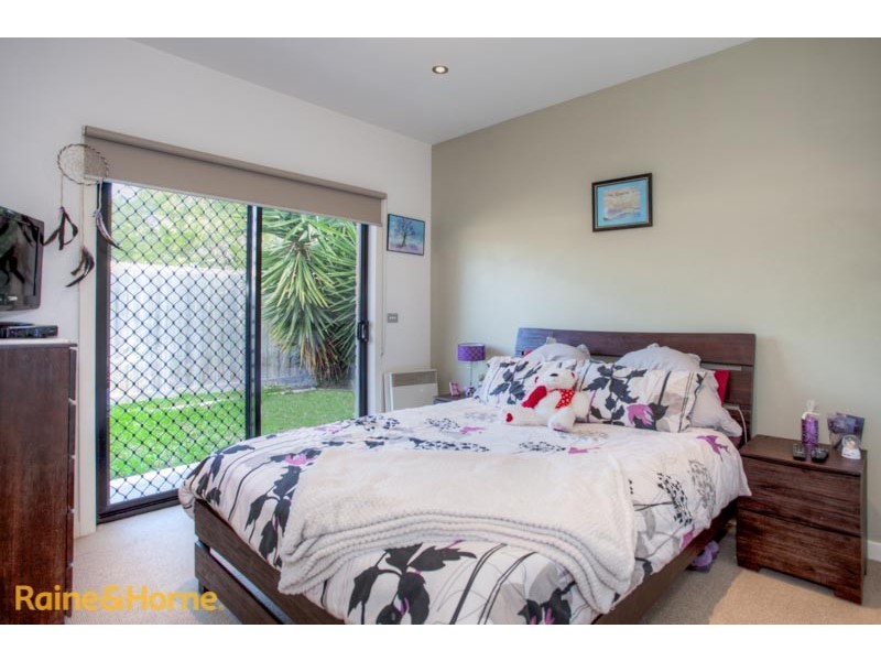 2/20 Turnberry Drive, Sunbury VIC 3429