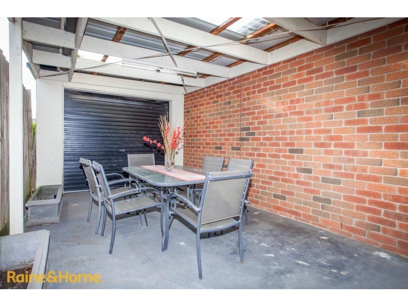 2/20 Turnberry Drive, Sunbury VIC 3429