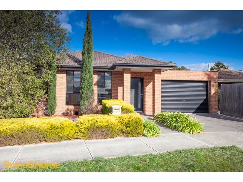 2/20 Turnberry Drive, Sunbury VIC 3429