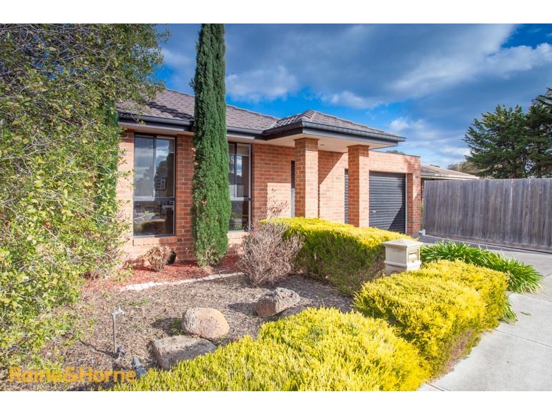 2/20 Turnberry Drive, Sunbury VIC 3429