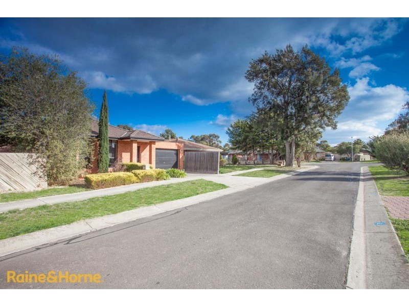 2/20 Turnberry Drive, Sunbury VIC 3429