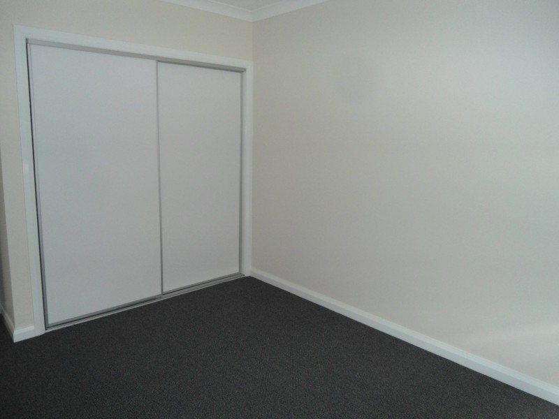 2/9 Lakes Drive, Sunbury VIC 3429