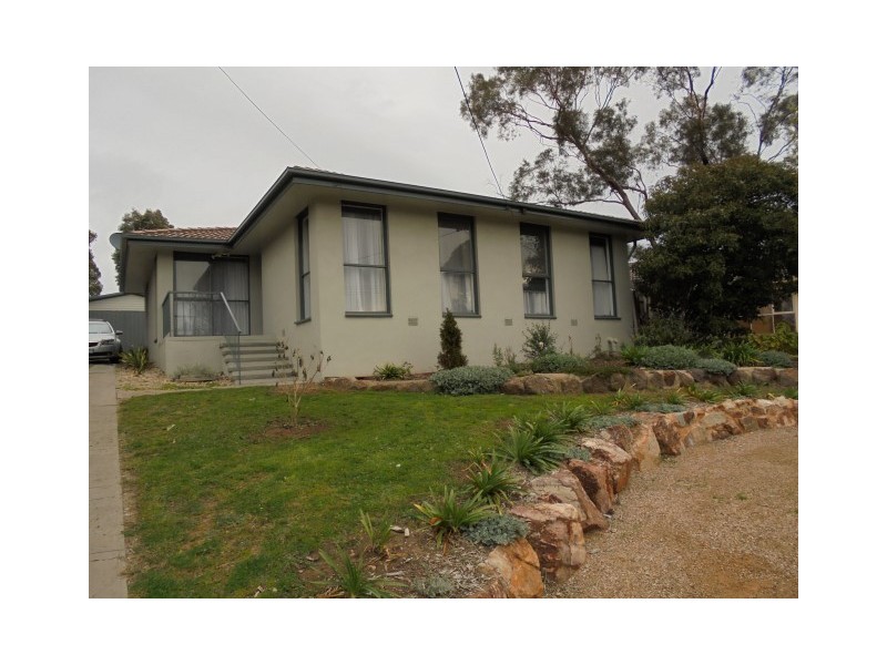 37 HIGGINS AVENUE, Sunbury VIC 3429