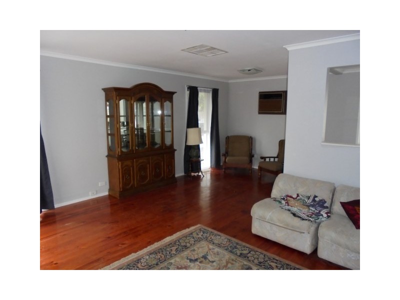 37 HIGGINS AVENUE, Sunbury VIC 3429