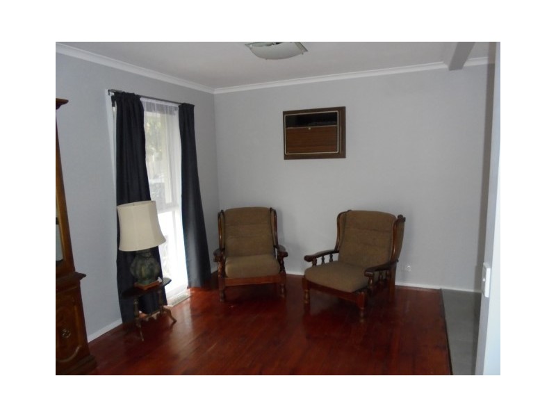37 HIGGINS AVENUE, Sunbury VIC 3429