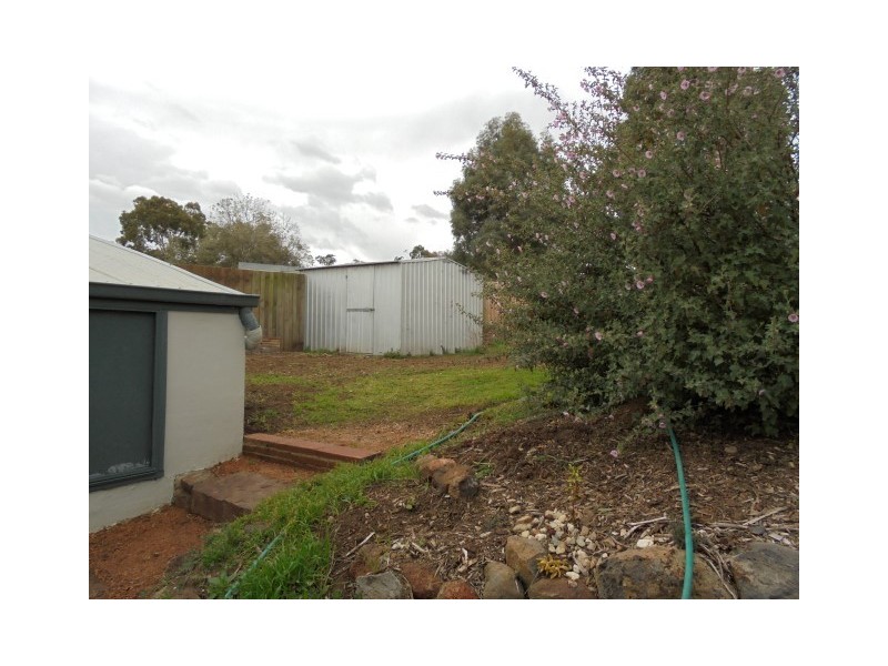 37 HIGGINS AVENUE, Sunbury VIC 3429