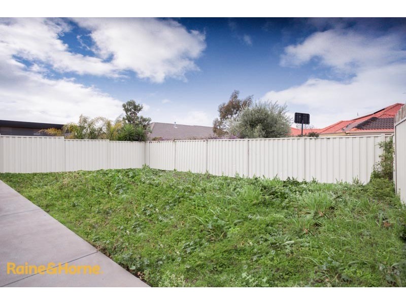 31 Mosman Way, Craigieburn VIC 3064