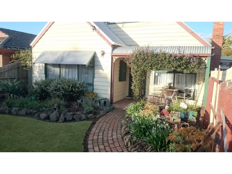 37 Flinders Street, Sunbury VIC 3429