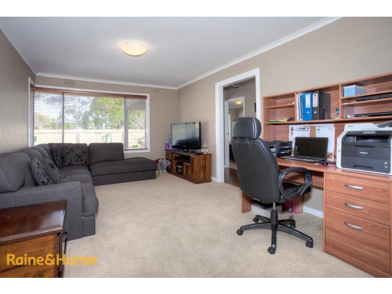 90 Riddell Road, Sunbury VIC 3429