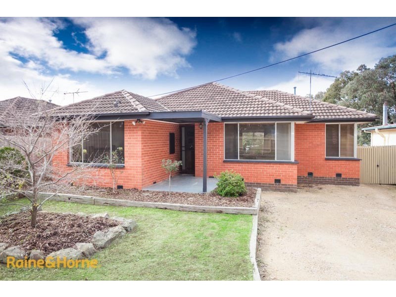 90 Riddell Road, Sunbury VIC 3429