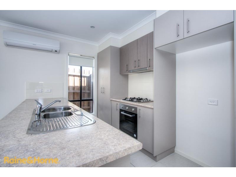 5/8 Pads Way, Sunbury VIC 3429