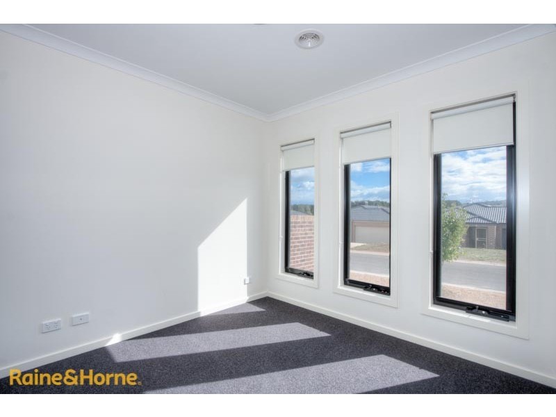 5/8 Pads Way, Sunbury VIC 3429