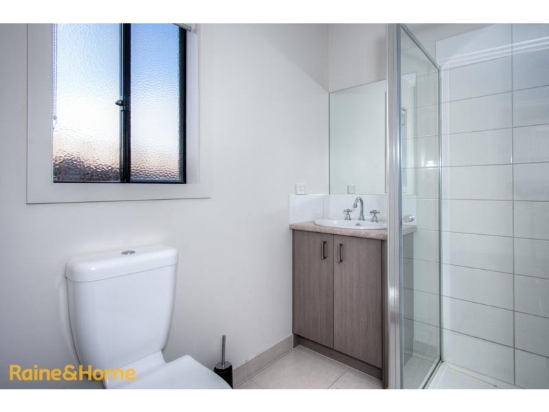 5/8 Pads Way, Sunbury VIC 3429