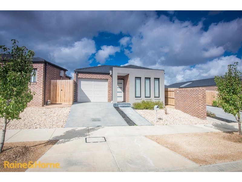 5/8 Pads Way, Sunbury VIC 3429