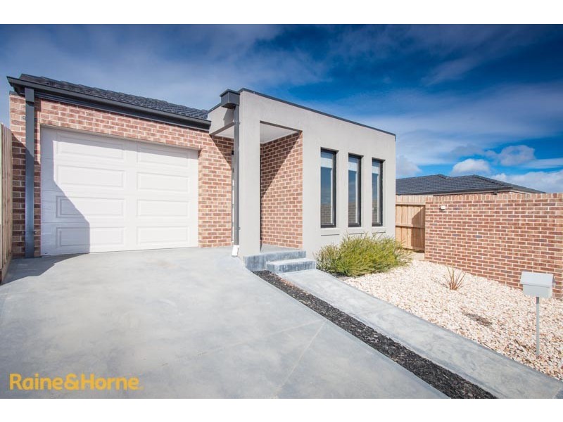 5/8 Pads Way, Sunbury VIC 3429