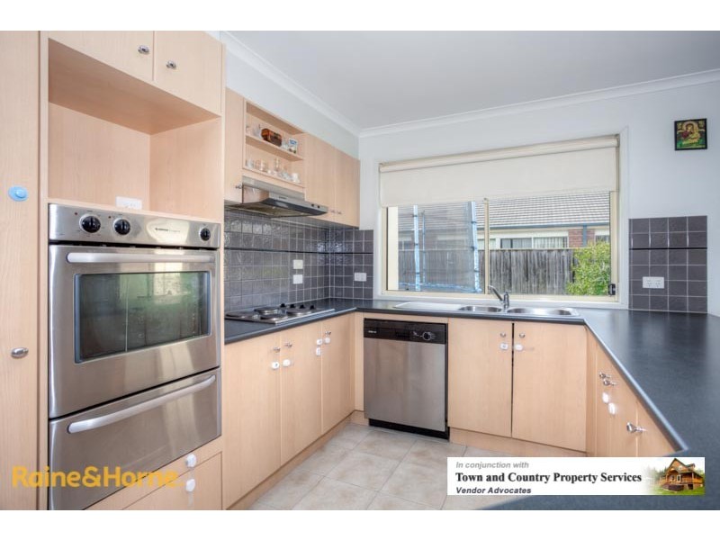 15 Orchardview Grove, Sunbury VIC 3429