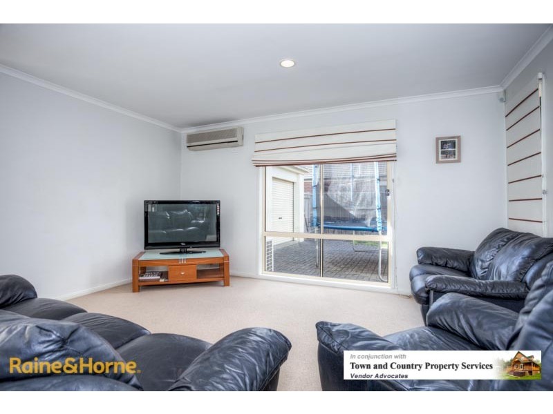15 Orchardview Grove, Sunbury VIC 3429