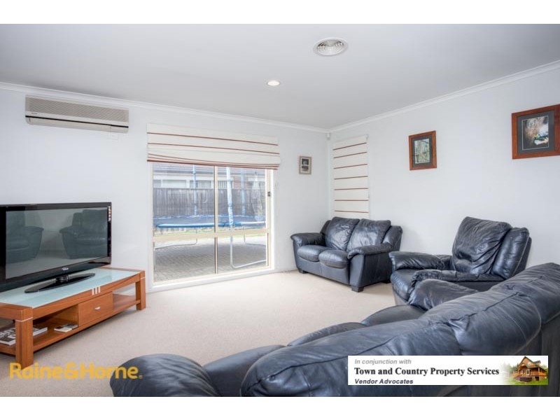 15 Orchardview Grove, Sunbury VIC 3429