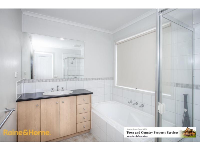 15 Orchardview Grove, Sunbury VIC 3429