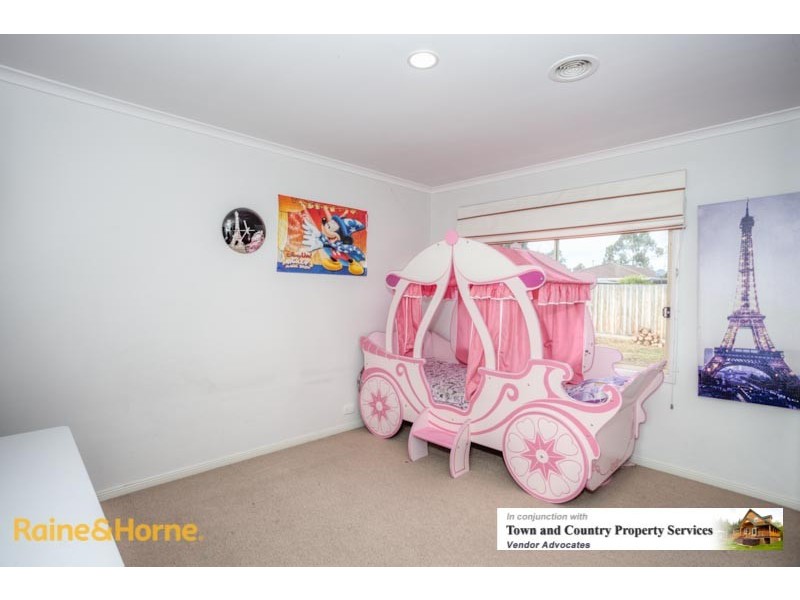 15 Orchardview Grove, Sunbury VIC 3429