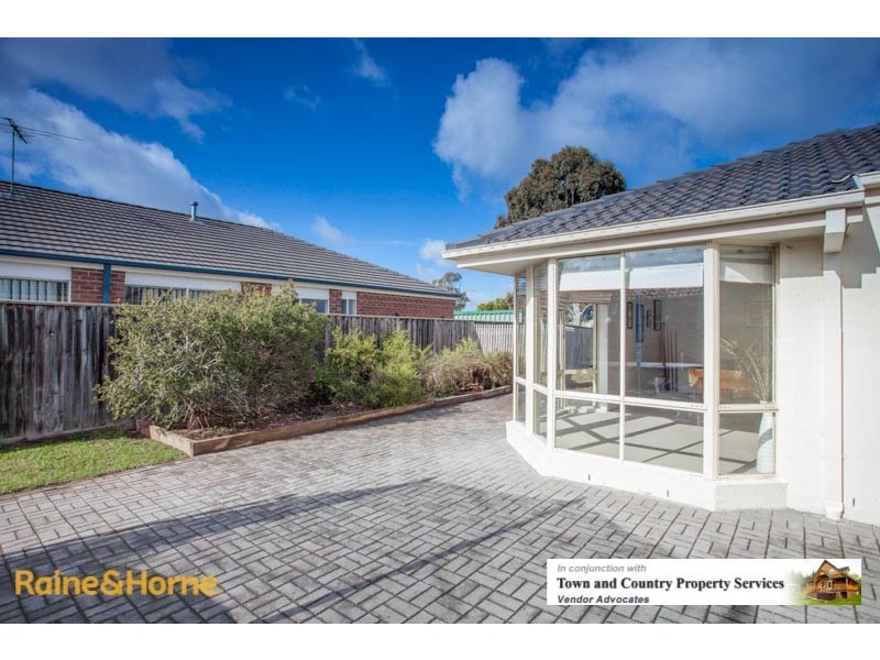 15 Orchardview Grove, Sunbury VIC 3429