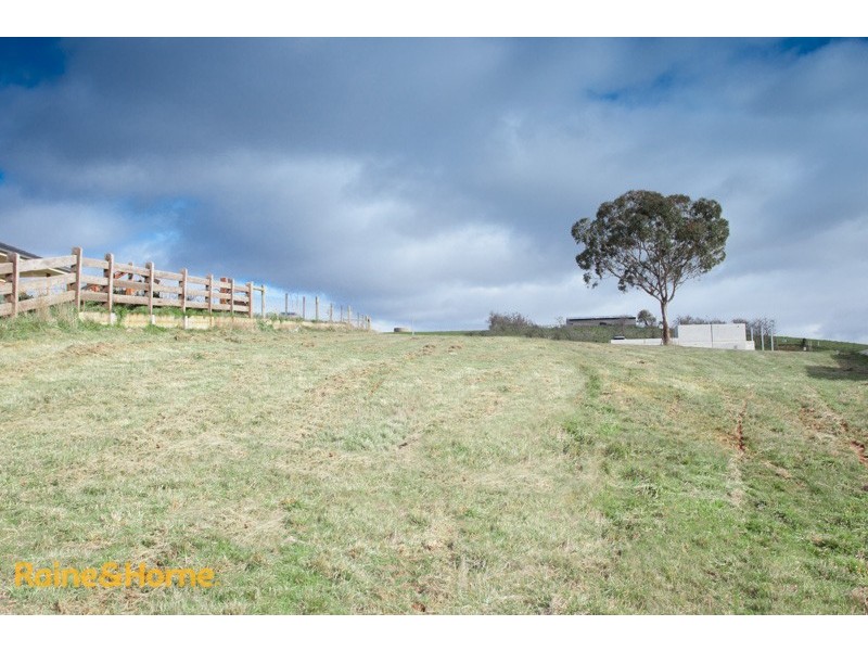 6 Muir Court, Romsey VIC 3434