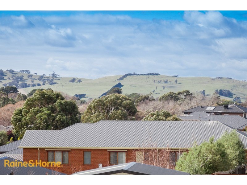 6 Muir Court, Romsey VIC 3434