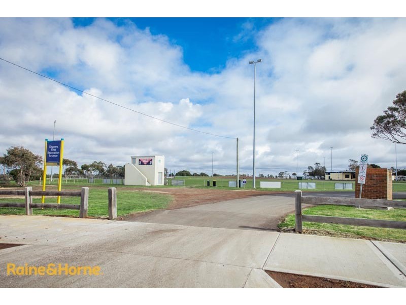 27 Burrow Drive, Diggers Rest VIC 3427