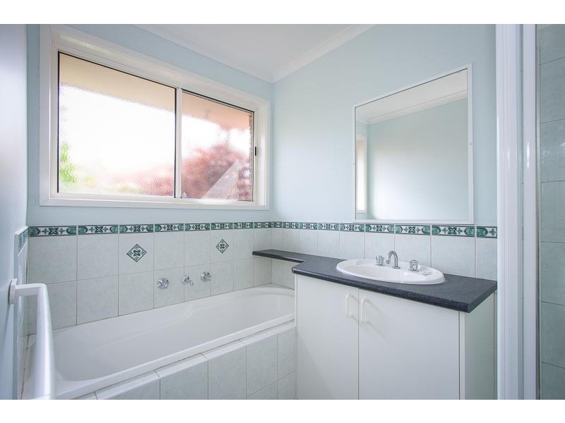 4 Peterhouse Court, Sunbury VIC 3429