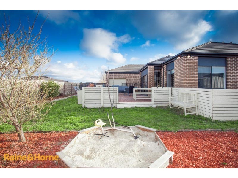 13 Sauvignon Court, Sunbury VIC 3429