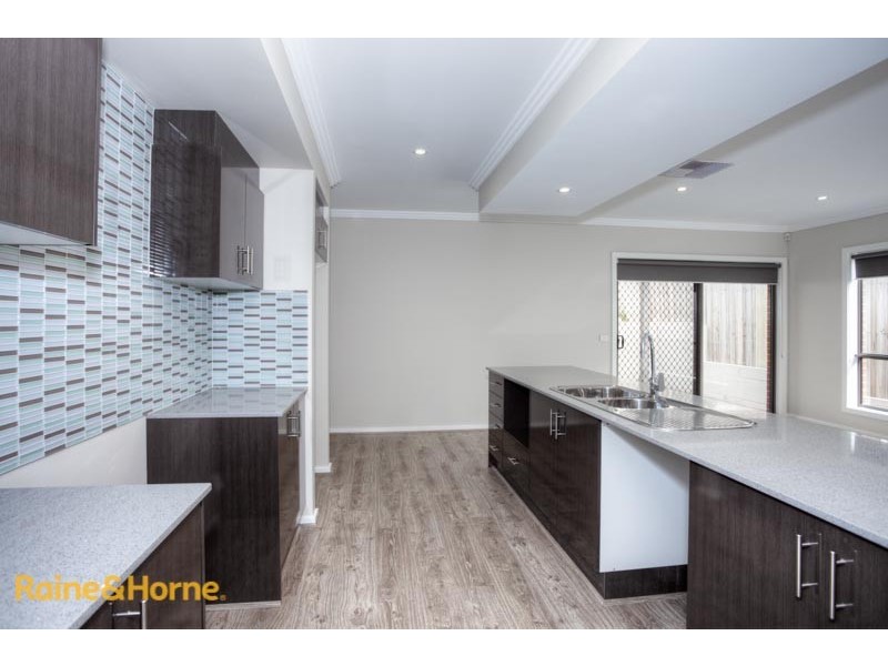 35 Courtney Drive, Sunbury VIC 3429