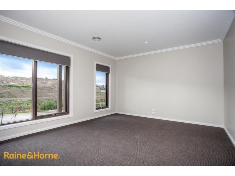 35 Courtney Drive, Sunbury VIC 3429