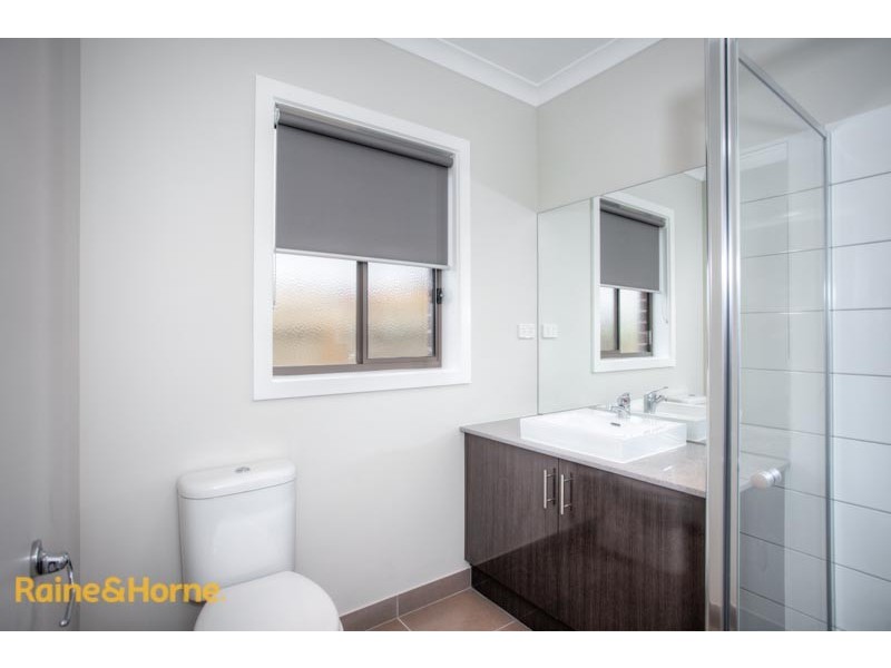 35 Courtney Drive, Sunbury VIC 3429