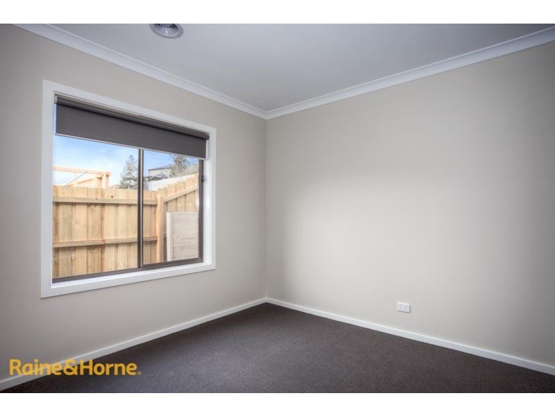 35 Courtney Drive, Sunbury VIC 3429