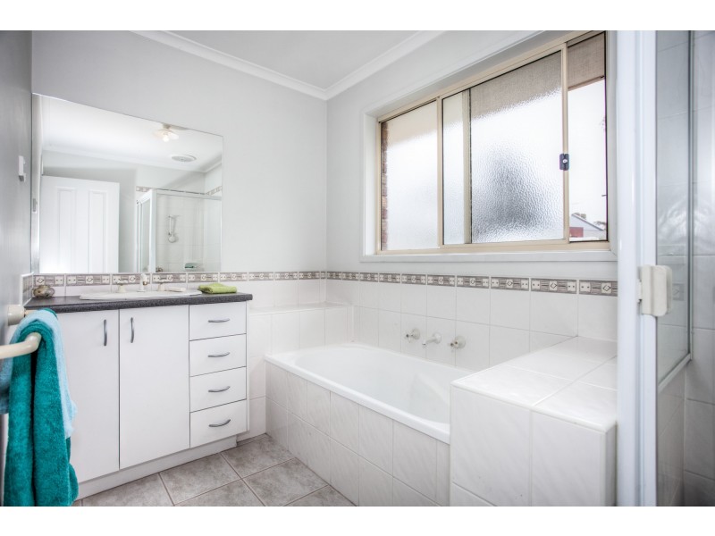 10 Bluegum Way, Sunbury VIC 3429