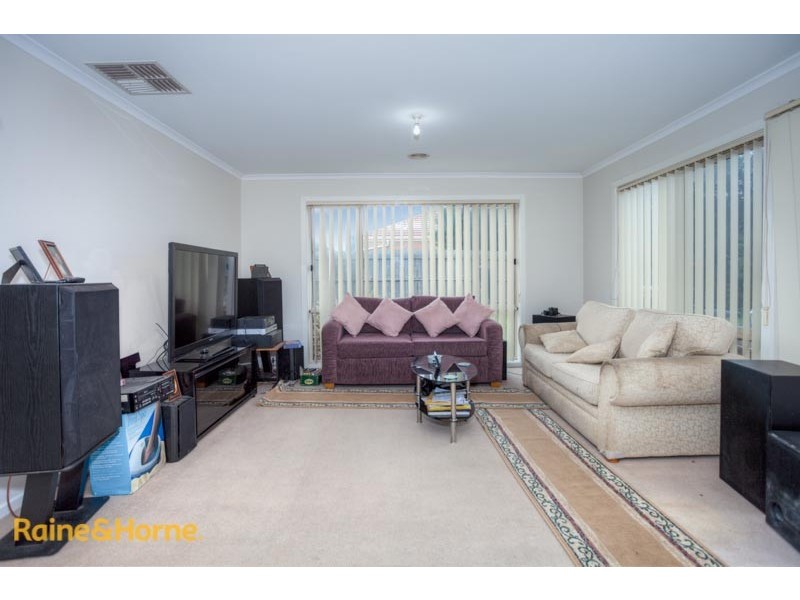 11 Burge Drive, Sunbury VIC 3429