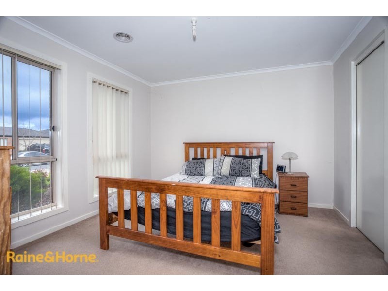 11 Burge Drive, Sunbury VIC 3429
